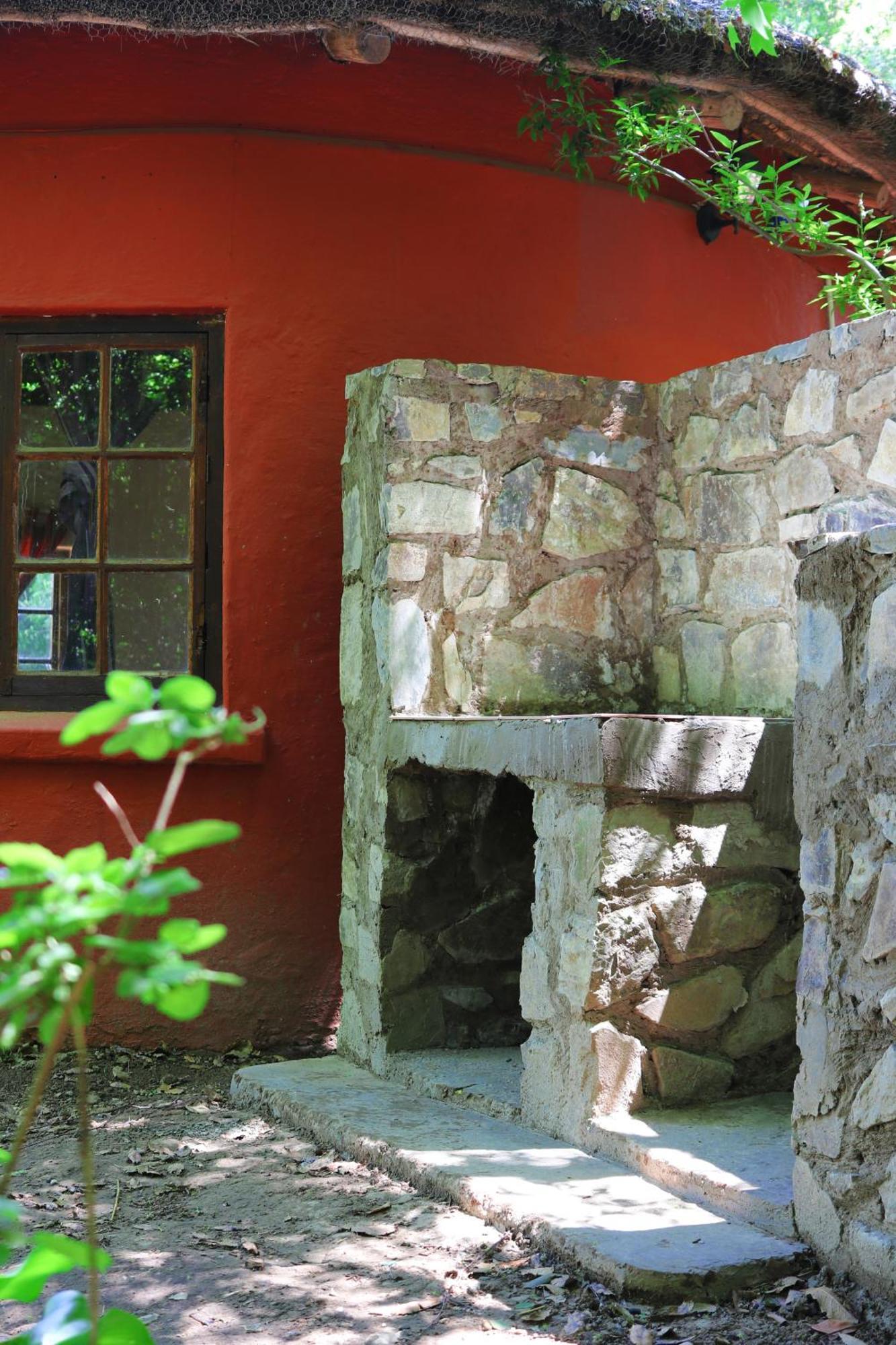 Away With The Fairies Nature Lodge And Backpackers Hogsback Exterior photo